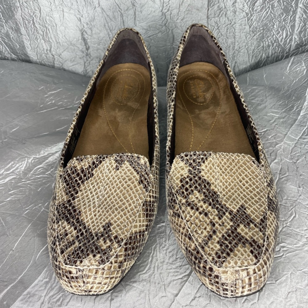 Clarks Artisan Gray Leather Slip On, Ballet Flats - image 3